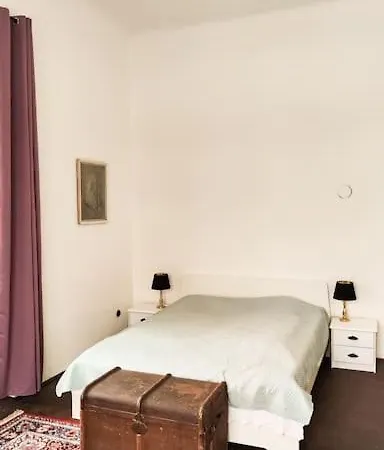 Lobkovice: Gemuetliches Gaestehaus Am Schloss Feriehus Neratovice