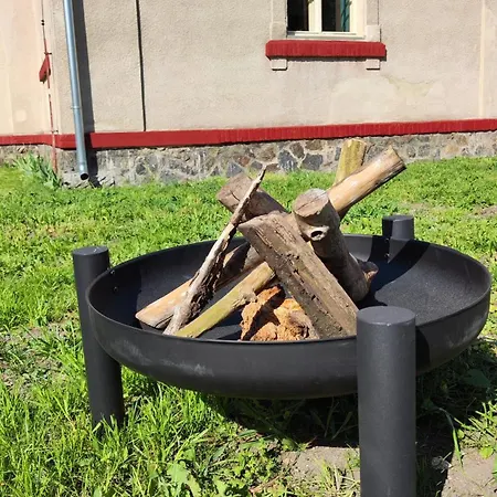 Lobkovice: Gemütliches Am Schloss Ferienhaus Neratovice