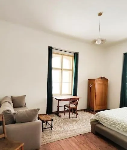 펜션 Lobkovice: Gemuetliches Gaestehaus Am Schloss Neratovice