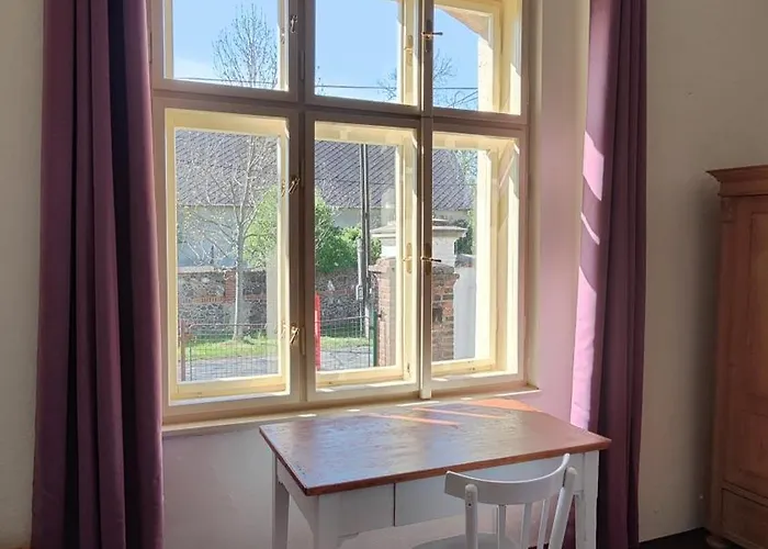 Lobkovice: Gemuetliches Gaestehaus Am Schloss 펜션 Neratovice