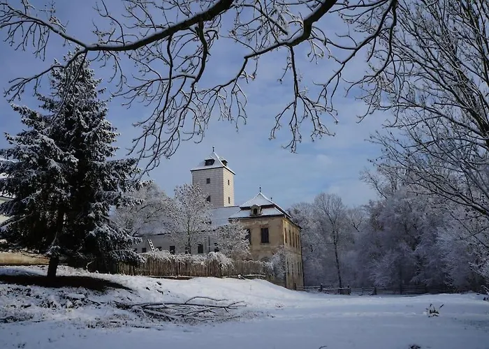 Lobkovice: Gemuetliches Gaestehaus Am Schloss * Neratovice